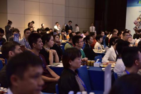 问鼎娱乐：以客户为中心，精耕业务 助力中小企业成长